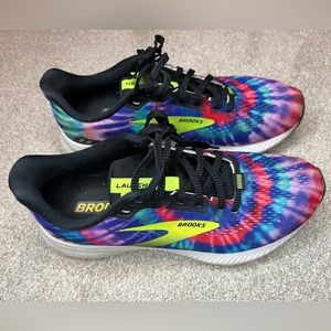 Tie Dye Brooks Women’s Sz 8- Normal Wear